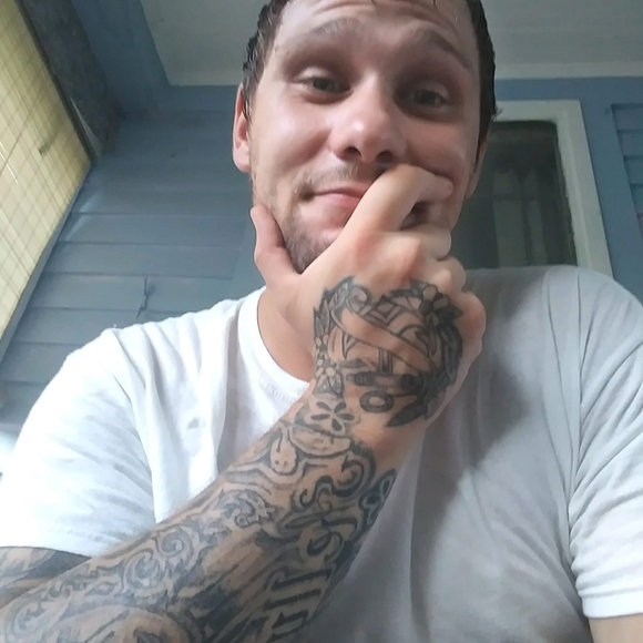 Meet your Posher, Chris - Picture 1 of 1